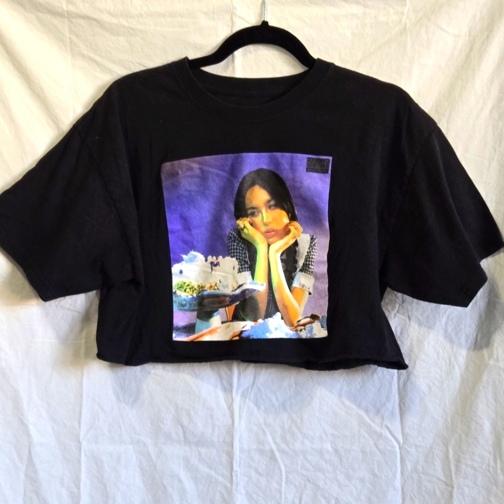 Olivia Rodrigo Crop Top Black